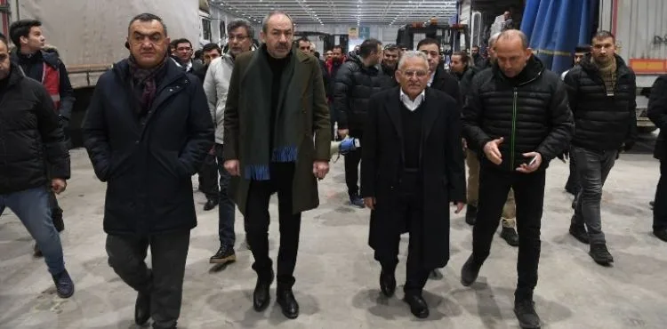 BAŞKAN BÜYÜKKILIÇ, OSB’DE YARDIM TOPLAMA MERKEZİ’Nİ ZİYARET ETTİ
