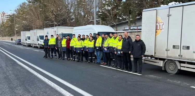 BÜYÜKKILIÇ: “KAHRAMANMARAŞ’A 10 ARAÇ, 20 PERSONEL İLE MOBİL MUTFAK GÖNDERDİK”