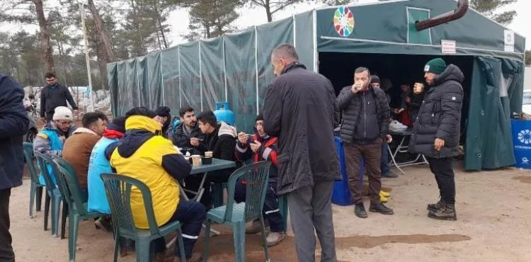 BAŞKAN ÇOLAKBAYRAKDAR, “104 PERSOELİMİZ VE 41 ARACIMIZLA DEPREM BÖLGELERİNDEYİZ”