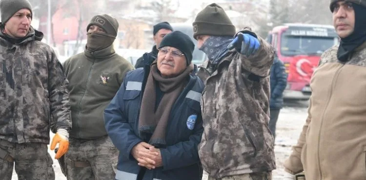 BÜYÜKKILIÇ: “KAYSERİ, DEPREM BÖLGESİ İÇİN TEK YÜREK OLDU”