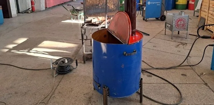 Kayseri’de deprem bölgesi için soba üretiliyor