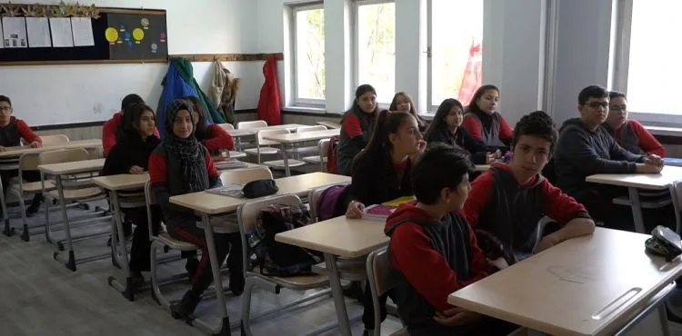 Deprem bölgelerinde okullar 1 Mart'a kadar tatil