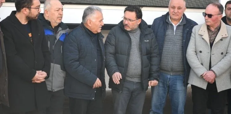 BAŞKAN BÜYÜKKILIÇ, KAHRAMANMARAŞ’TA VALİ ÇİÇEK VE İTFAİYE EKİPLERİ İLE BİR ARAYA GELDİ
