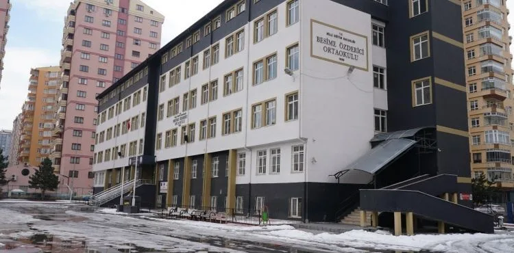Deprem riskiyle boşaltılan okullarda sessizlik