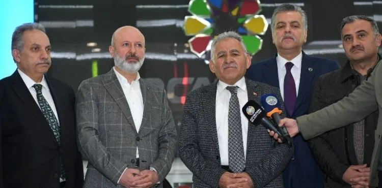 BÜYÜKKILIÇ, İLÇE BAŞKANLARI İLE KOCASİNAN’DA BİR ARAYA GELDİ