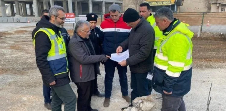 KAYSERİ BÜYÜKŞEHİR’İN AFET BÖLGESİNDE BİR İLK OLACAK KONTEYNER ÇARŞI YAPIMI TÜM HIZIYLA SÜRÜYOR