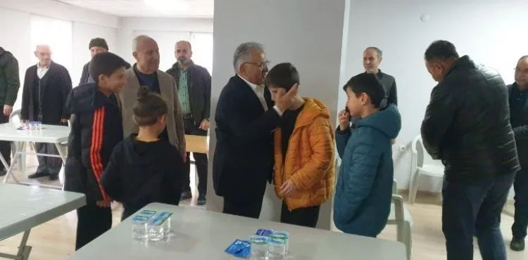 BAŞKAN BÜYÜKKILIÇ, DEPREMZEDELERİN HER ZAMAN YANINDA