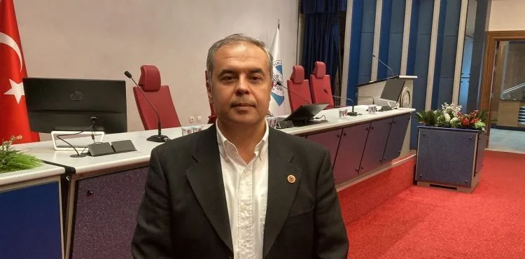 CHP’li Özgür Özer: “Türk Kızılayı, böyle olamaz”