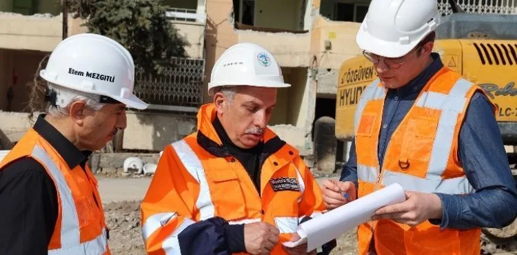 TALAS’TA KENTSEL DÖNÜŞÜM SEFERBERLİĞİ SÜRÜYOR