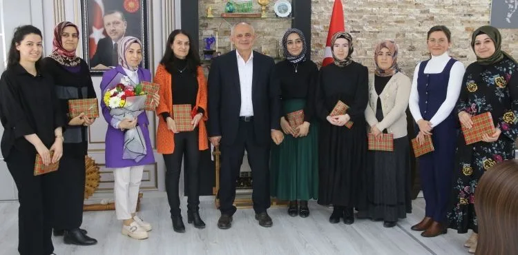 BAŞKAN ÖZTÜRK 8 MART DÜNYA KADINLAR GÜNÜ’NÜ KUTLADI