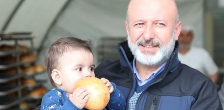 BAŞKAN ÇOLAKBAYRAKDAR’A MOBİL FIRIN TEŞEKKÜRÜ