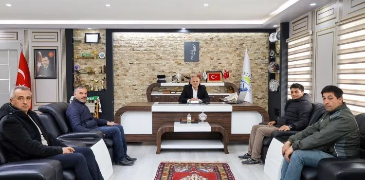BAŞKAN ÖZTÜRK EYT’DEN FAYDALANAN PERSONELLERİYLE VEDALAŞTI