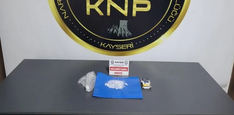 Zehir tacirleri tutuklandı