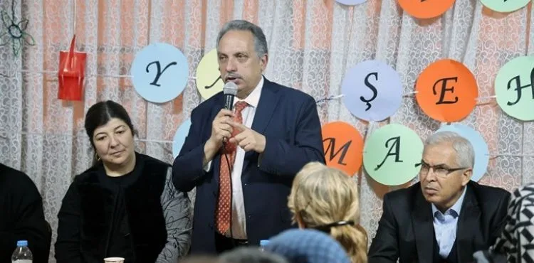 BAŞKAN YALÇIN VE KAYMAKAM DÖNMEZ DEPREMZEDELERLE İFTAR SOFRASINDA