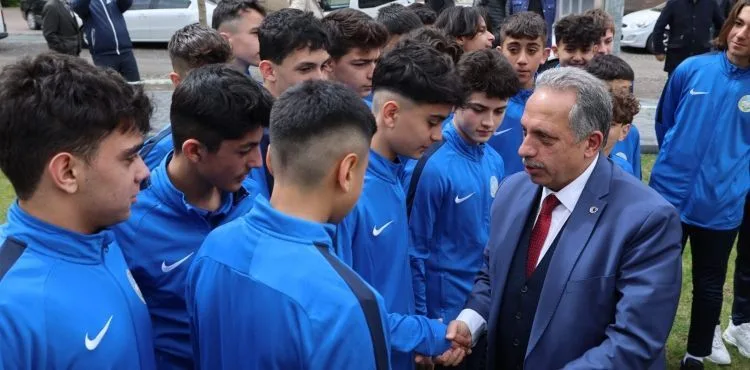BAŞKAN YALÇIN U-14 TAKIMINI MERSİN’E YOLCU ETTİ