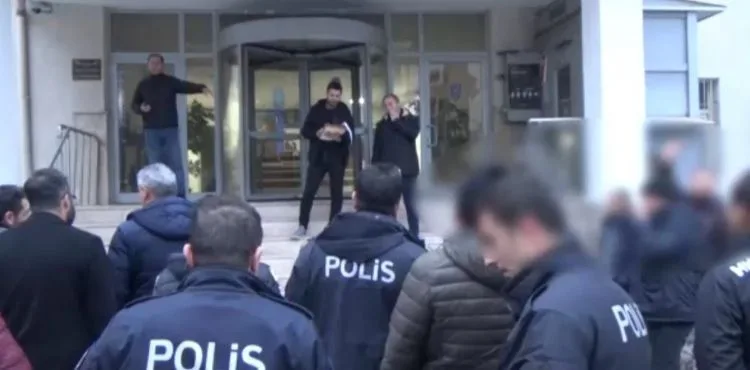 Eş zamanlı operasyonda 15 kişi tutuklandı