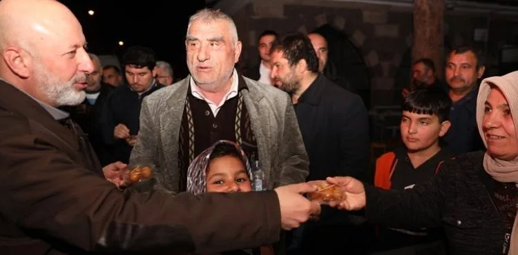BAŞKAN ÇOLAKBAYRAKDAR, RAMAZANIN BEREKETİNİ VATANDAŞLARLA PAYLAŞIYOR