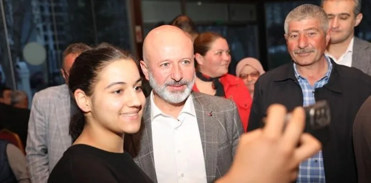 BAŞKAN ÇOLAKBAYRAKDAR, İFTARDA MUHTARLARLA BİR ARAYA GELDİ