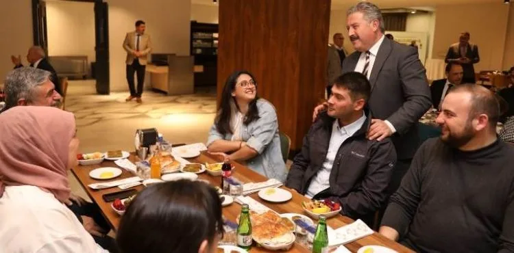 BAŞKAN PALANCIOĞLU, BELEDİYE MECLİS ÜYELERİ VE AİLELERİYLE İFTARDA BULUŞTU