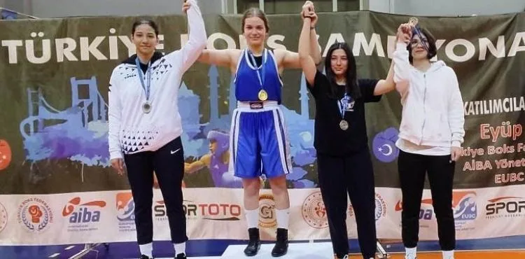 KOCASİNAN’IN BOKS SPORCULARI TÜRKMEN VE TAYYAR, TÜRKİYE İKİNCİSİ OLDU