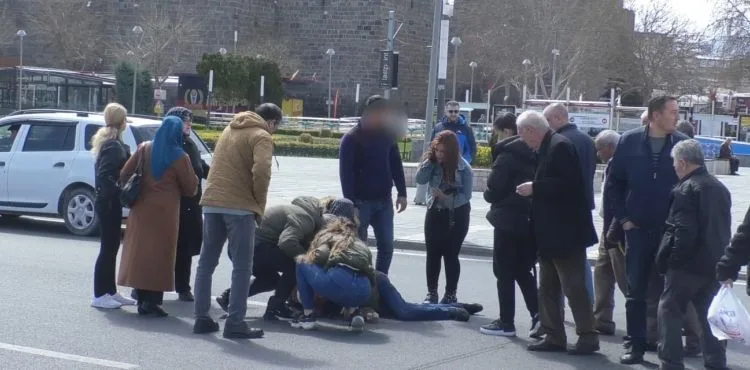 Motosiklet yaşlı adama çarptı