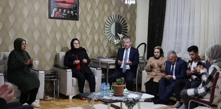 BAKAN YANIK VE BAŞKAN BÜYÜKKILIÇ’TAN ŞEHİDİN BABA OCAĞINA ZİYARET