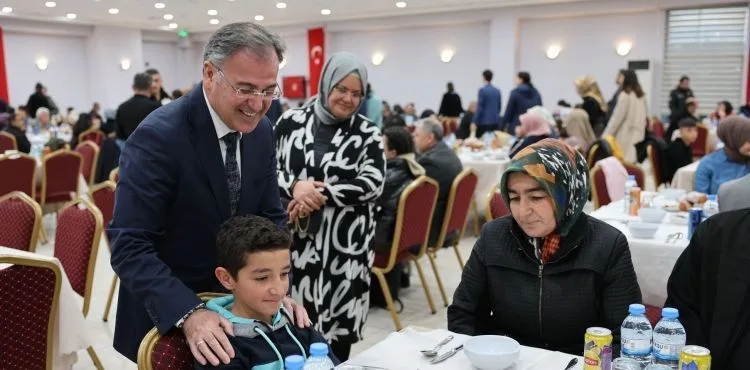 HACILAR’DA ŞEHİT AİLELERİ, GAZİLER VE DEPREMZEDELER İFTARDA BULUŞTU