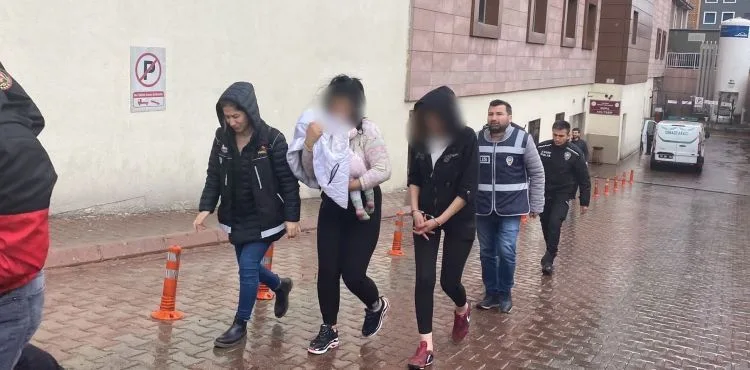 Uyuşturucu operasyonunda yakalanan 7 şüpheli adliyeye sevk edildi