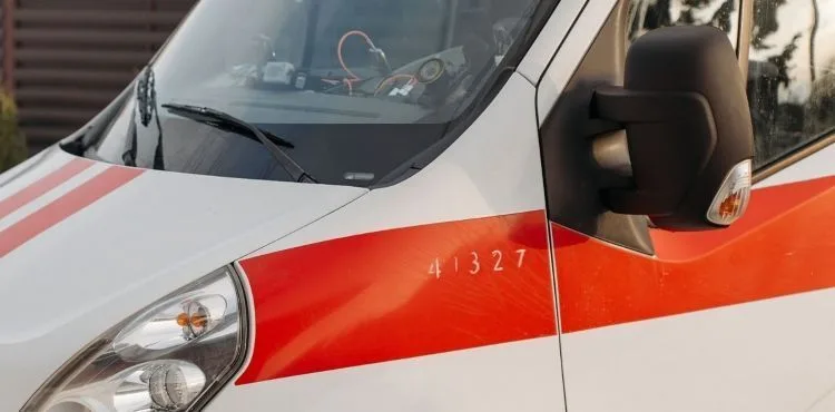 Yolcu taşıyan minibüs devrildi: 2 ölü