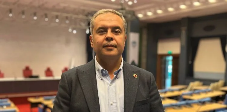 CHP’li Özgür Özer: “Büyükşehir Belediyesi şirketleri ciddi zarar ediyor”