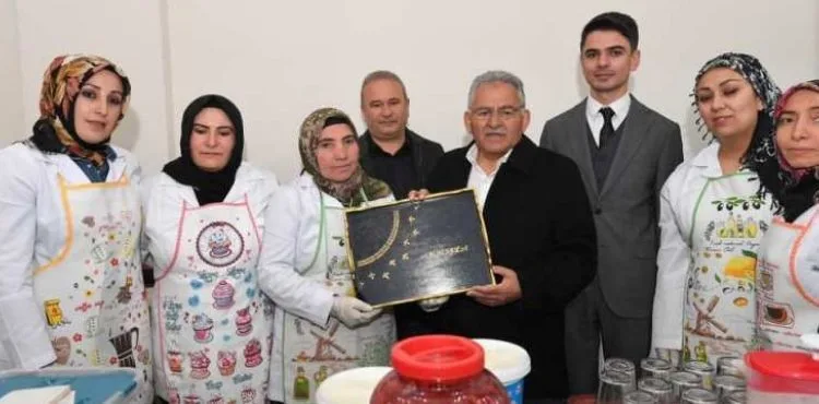 BÜYÜKŞEHİR MECLİSİ’NDEN KADIN KOOPERATİFLERİNE 200 BİN TL’LİK DESTEK