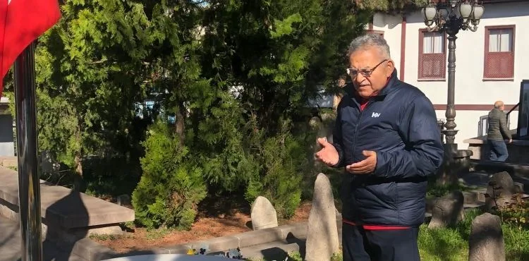 BAŞKAN BÜYÜKKILIÇ’TAN YAZICIOĞLU VE PAKDİL’İN KABİRLERİNE ZİYARET VE DUA