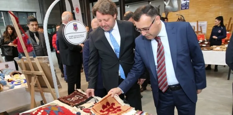 Hükümlü ve Tutukluların Eserleri AGÜ’de Sergilendi