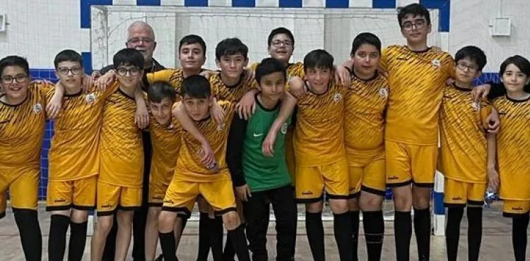 Talas Şht. A. Şaştım Ortaokulu Hentbol da yarı finallerde