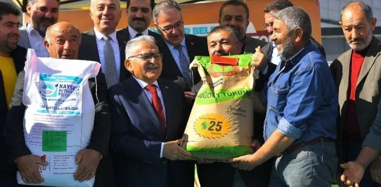 BAŞKAN BÜYÜKKILIÇ: “16 İLÇEMİZE 10 MİLYON TL’NİN ÜZERİNDE 400 TON TOHUM DAĞITIYORUZ”
