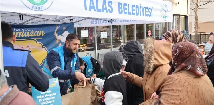 “BİZ PİŞİRELİM, SİZ ULAŞTIRIN” GÖNÜLLERE DOKUNUYOR