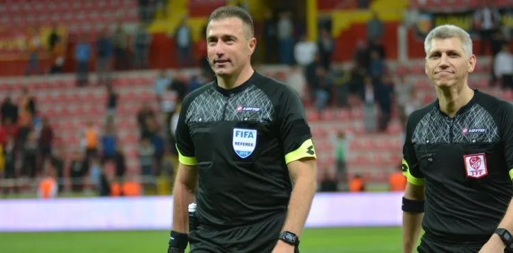 Kayserispor - Kasımpaşa maçını Hüseyin Göçek yönetecek