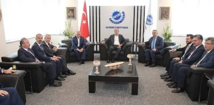 BAŞKAN BÜYÜKKILIÇ VE BAKAN AKAR İŞ DÜNYASI TEMSİLCİLERİ İLE BULUŞTU
