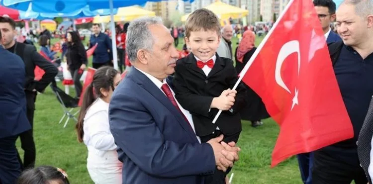 TALAS’TA ÇOCUKLARA ÇİFTE BAYRAM COŞKUSU