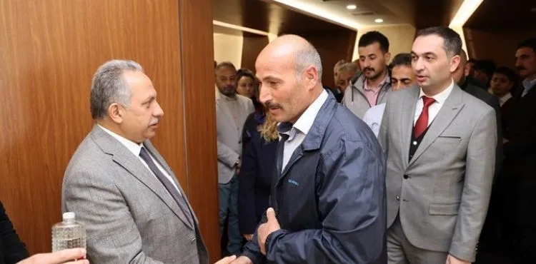 BAŞKAN YALÇIN PERSONELLE BAYRAMLAŞTI: “SİZLERİN SAYESİNDE TALAS BELEDİYESİ KONUŞULUYOR”