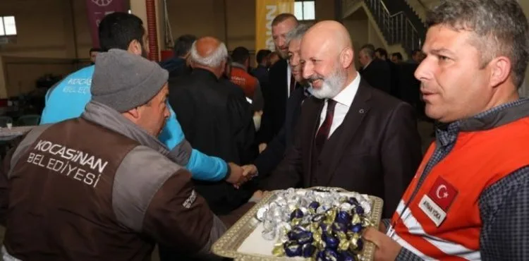 BAŞKAN ÇOLAKBAYRAKDAR, MESAİ ARKADAŞLARINA; “HER BİRİNİZ İSİMSİZ KAHRAMANLARSINIZ”DEDİ.