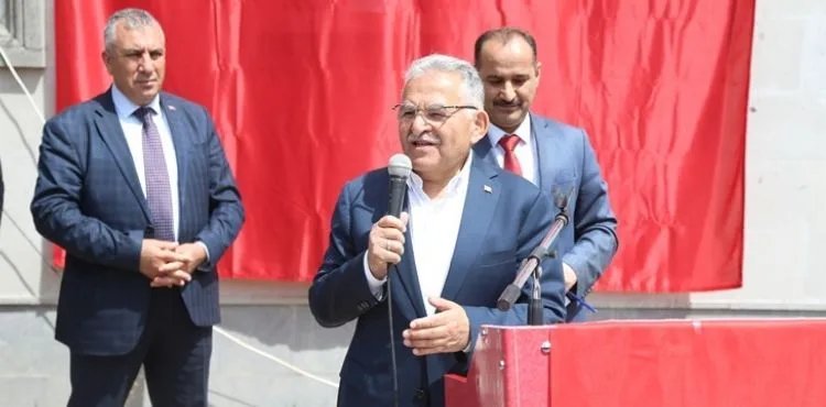 BAŞKAN BÜYÜKKILIÇ SARIOĞLAN’DA KONUŞTU: “SİZLERİN HİZMETKÂRIYIZ”