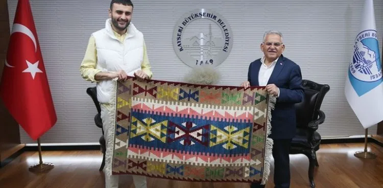 CZN BURAK’TAN BAŞKAN BÜYÜKKILIÇ’A ZİYARET