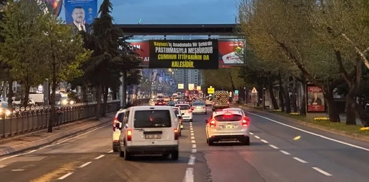 Kılıçdaroğlu’na göndermeli pankart