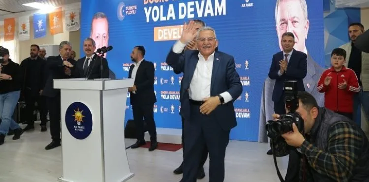 BAKAN AKAR İLE BAŞKAN BÜYÜKKILIÇ, YAHYALI VE DEVELİ’DE MÜJDELERLE GÖNÜLLERİ FETHETTİ
