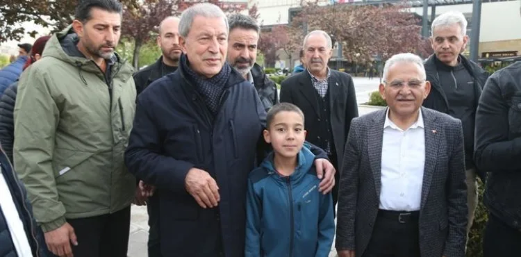 BAKAN AKAR, BAKAN NEBATİ VE BAŞKAN BÜYÜKKILIÇ’TAN AVM ZİYARETİ
