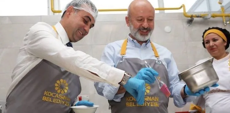BAŞKAN ÇOLAKBAYRAKDAR, GLÜTENSİZ YAĞLAMA VE EKMEK PİŞİRDİ