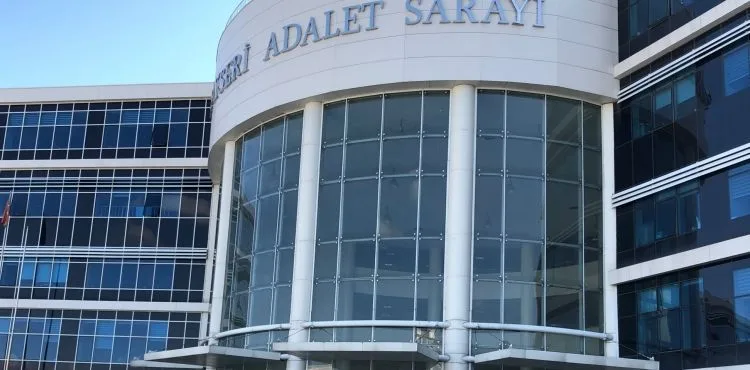 Yaralama suçundan yargılanan baba oğul suçlamayı reddetti