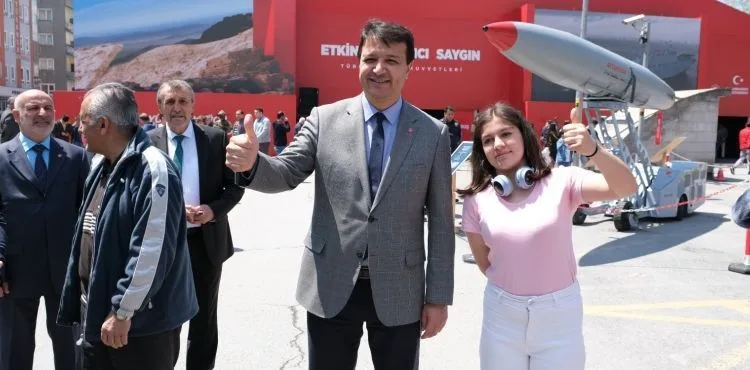 CHP Kayseri Milletvekili Adayı Arıkan Milli Savunma Bakanlığı Dijital Gösterim Merkezi’ni Ziyaret Etti