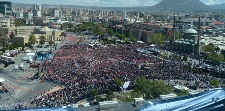 Kayseri’de Erdoğan’ın mitingine rekor katılım